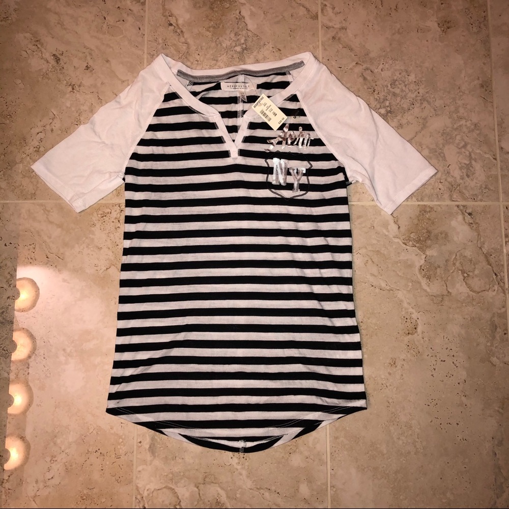 Aeropostale white stripe t-shirt